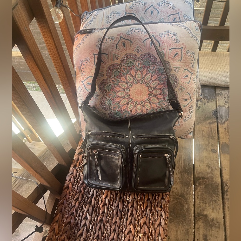 Tignanello Black Shoulder Bag with Elegant Design